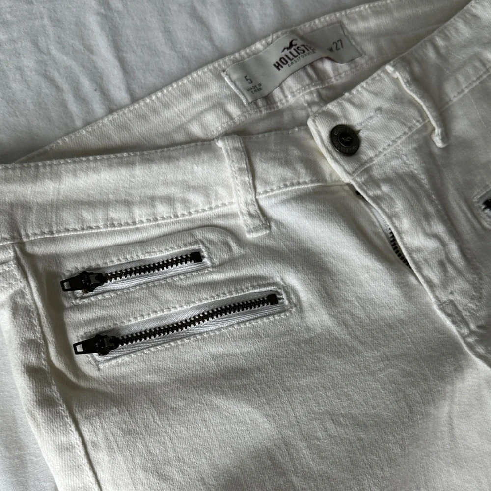 Y2K 2007 Hollister White Skinny Jeans with Front Zip Pockets - Picture 3 of 13